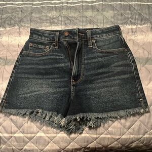 Hollister Ultra High Rise Mom Short.